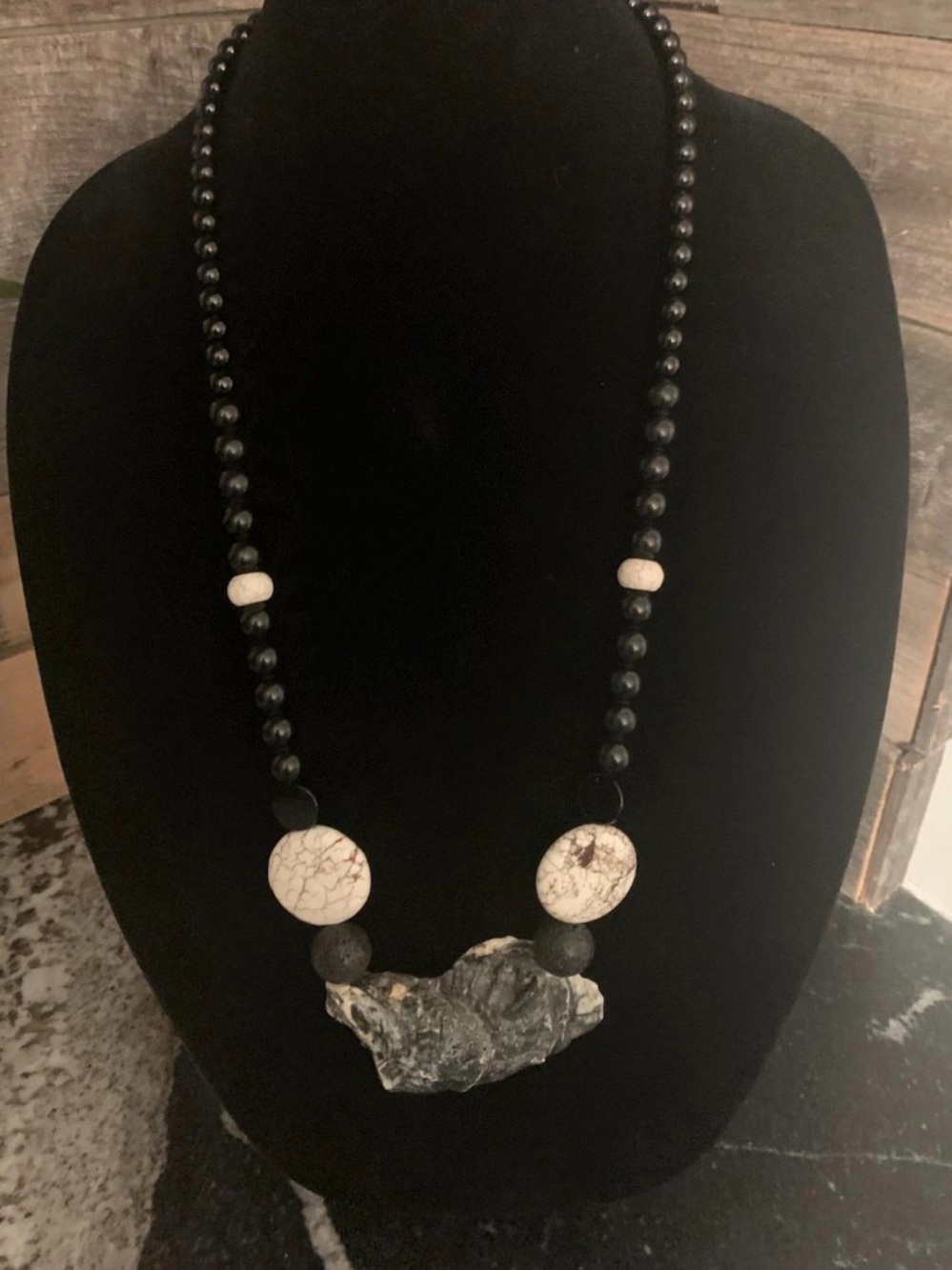 Oyster Shell Necklace with Howlite, Onyx and Agate Beads